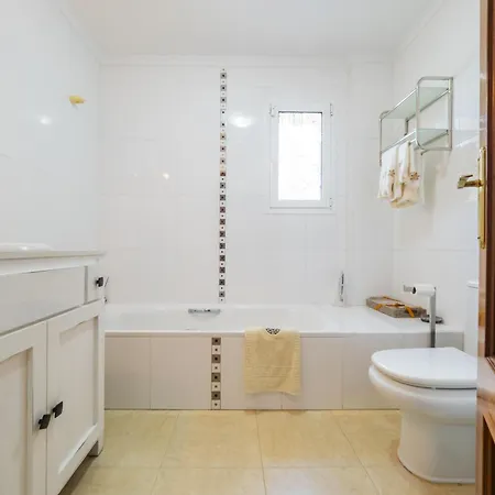 Cubo's Chaparral Townhouse & Community Pool