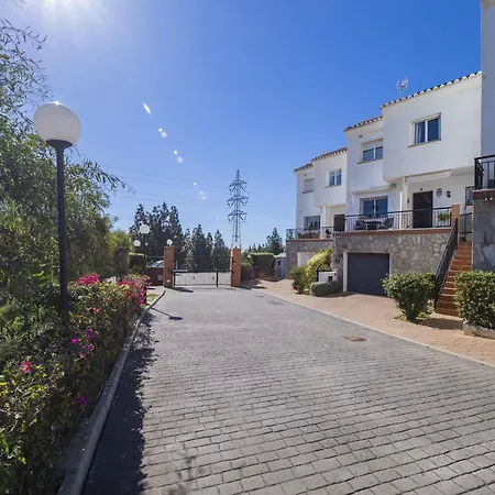 Cubo's Chaparral Townhouse & Community Pool El Faro
